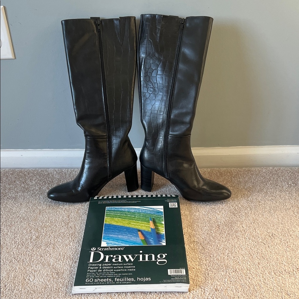 Chic Black Leather Croc-Embossed Heeled Boots